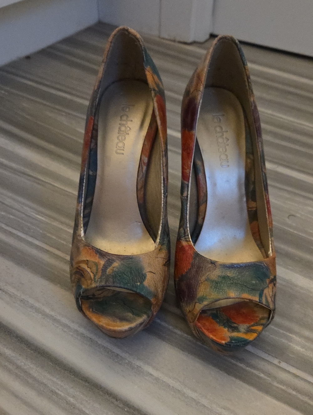 le chateau Multicolor Floral Peep-Toe Heels - Teal, Orange, Brown